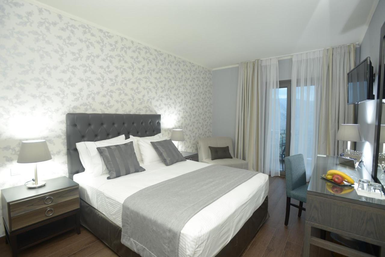 Theasis Hotel Paramythia Exterior foto